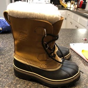 Sorel woman’s duck rain boots